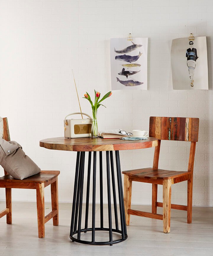 COASTAL ROUND DINING TABLE