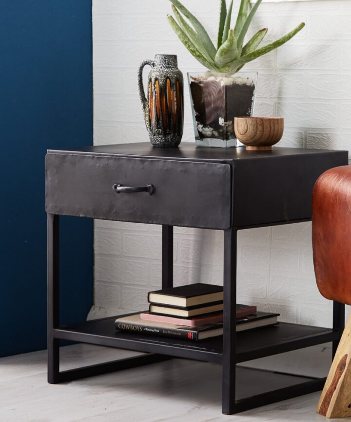 METALICA IRON LAMP TABLE